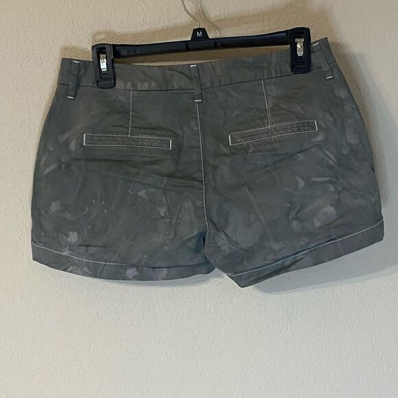Old Navy Tie Dyed Shorts - Picture 7 of 7